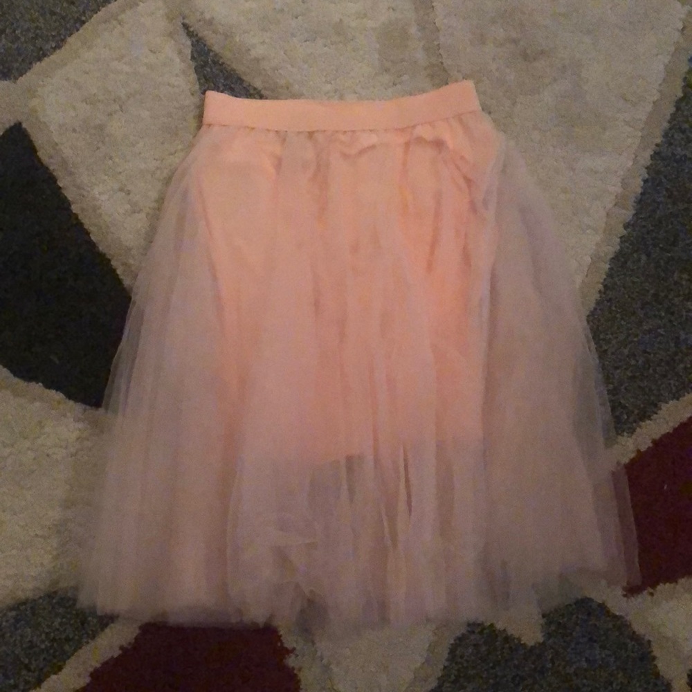 Adorable baby pink flowy skirt!